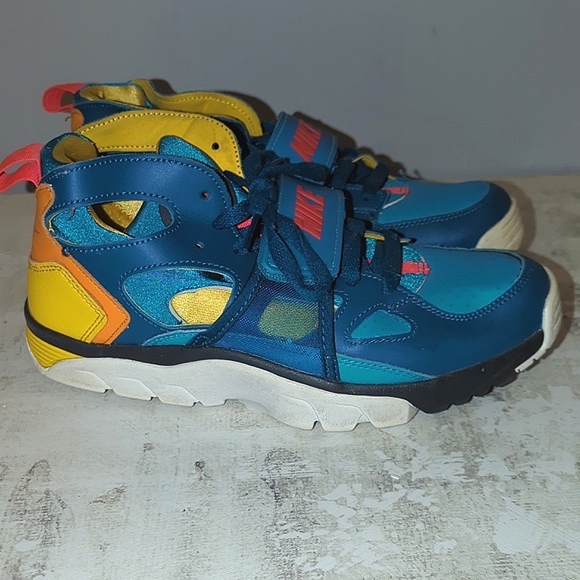 Nike Huarache Trainer Shoes - Picture 2 of 6
